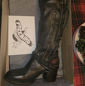 Freebird Coals in black size 10